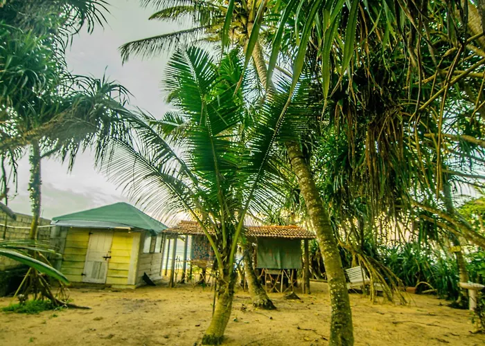 Hikkaduwa Backyard Beach Homestay